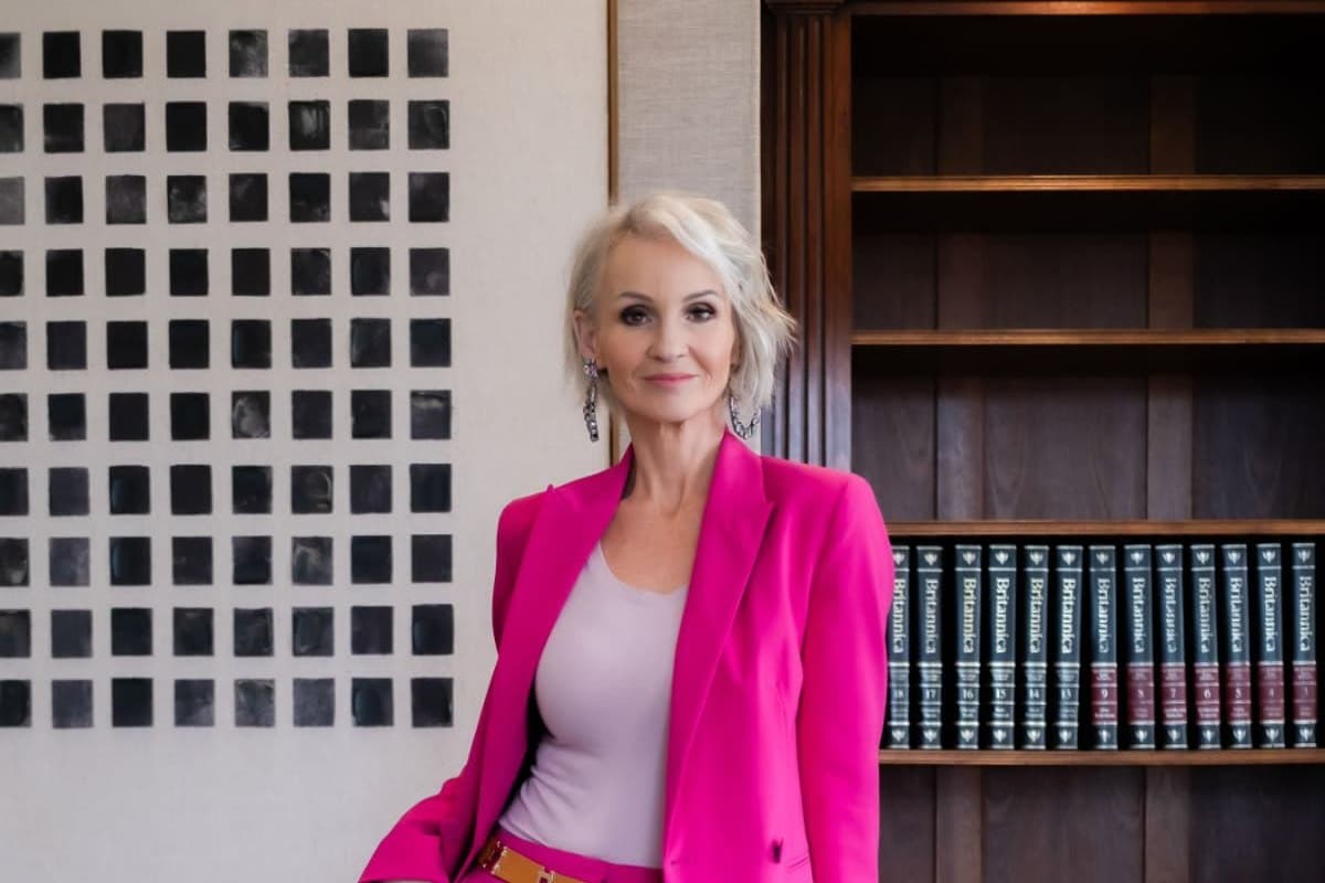 Linda Paige vs Trinny London: Coaching vs Cosmetics — Honest Comparison — essay by Linda Paige